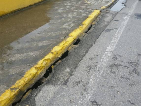 Estrutura, que dá acesso a Bombinhas, 

está com rachaduras desde sexta