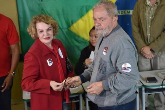 Mulher do ex-presidente Lula está em estado 