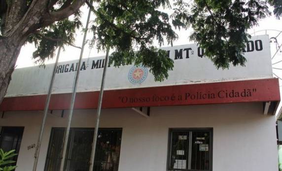 Ele está internado com traumatismo craniano