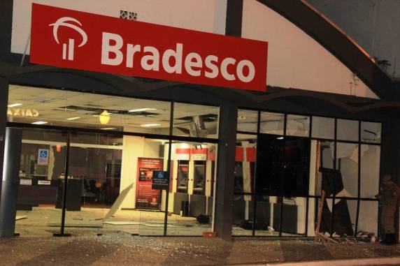 Ações ocorreram simultaneamente na madrugada desta sexta (12)