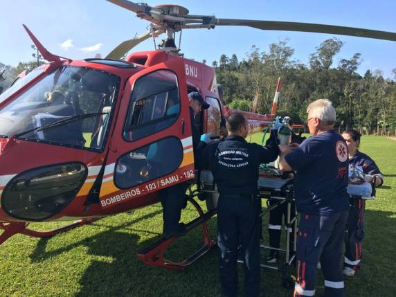 Vizinho acionou os bombeiros após encontrar menino desacordado na casa dele