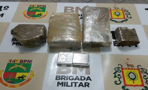 Com ele havia 2,3kg de maconha