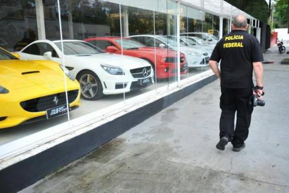 Ação faz parte da operação contra quadrilhas que exportavam cocaína pelos portos de SC