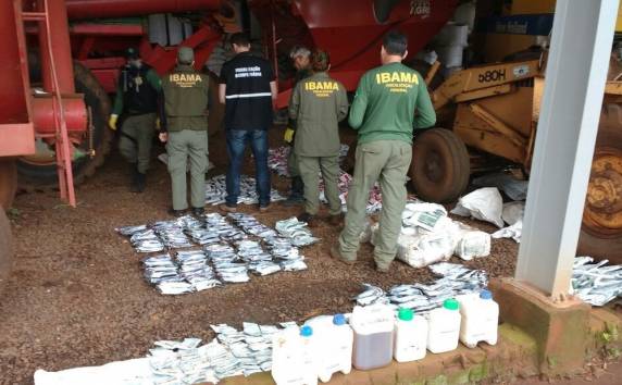 Aeronaves não possuíam licença ambiental e o arroz estava sendo 

pulverizado com defensivos agrícolas sem registro no Brasil. Ação faz parte de uma operação conjunta do Ibama, Anac e da Secretária da Agricultura do estado