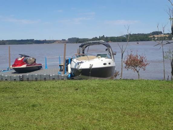 Após o acidente, a lancha ficou a deriva com os outros tripulantes