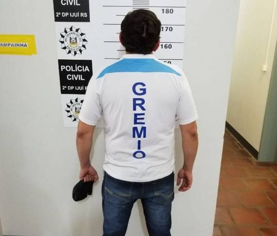 Nesta terça-feira (31) à tarde, D.P.B., 29 anos, foi preso em Farroupilha-RS