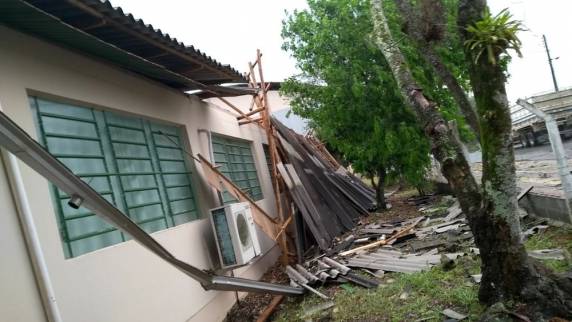 Houve ocorrências em pelo menos 16 municípios, segundo a Defesa Civil