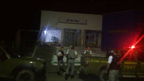 Grupo trocou tiros com a polícia durante fuga