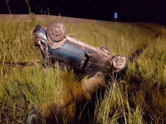 Acidente ocorreu na madrugada deste domingo (21) em Pescaria Brava. Outras duas pessoas ficaram gravemente 

feridas