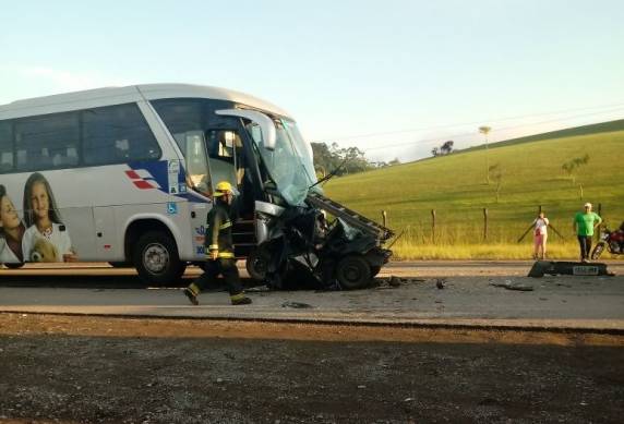 Motorista do carro morreu no acidente que ocorreu na reta da Albany na 

manhã desta quarta-feira