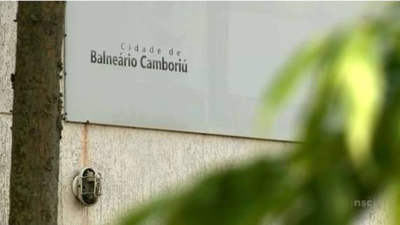 Crime ocorreu em uma sala de aula no início de abril. O servidor municipal não está mais no cargo