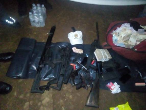 Criminoso foi encontrado em Terra de Areia, escondido na caçamba de um caminhão