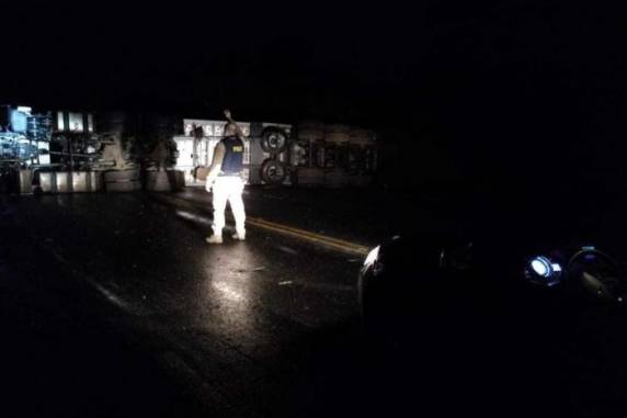 A previsão 

inicial é de que o trecho esteja liberado por volta das 6h, mas pode demorar mais
10/07/2018 - 05h13min