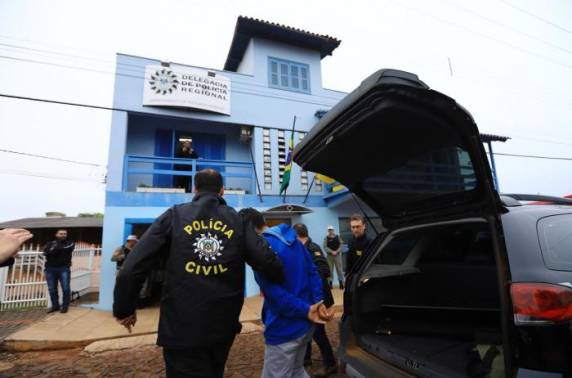 Investigação resultou na prisão de 45 pessoas nesta quarta-feira (24) por envolvimento com diferentes crimes