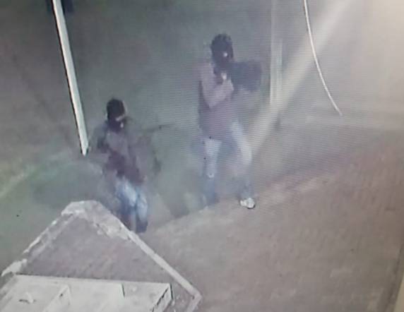 Os assaltantes foram surpreendidos pela Brigada Militar e deixaram explosivos em frente à agência