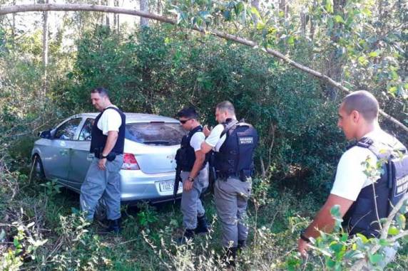 Carros usados na ação foram encontrados; BM segue as buscas pelos criminosos