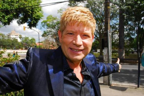 Artista ficou conhecido por faixas como 