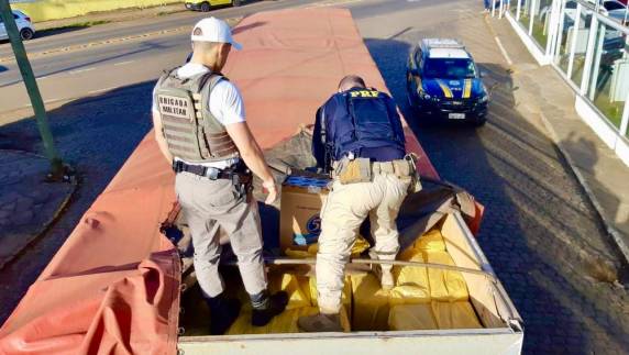 O veículo fugiu da abordagem em Esmeralda e só foi parado 30 km depois, em Vacaria