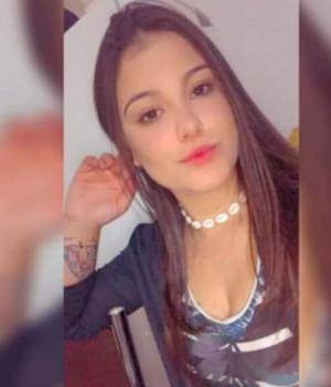 Paula, 18 anos, foi deixada por amigas na casa de um rapaz