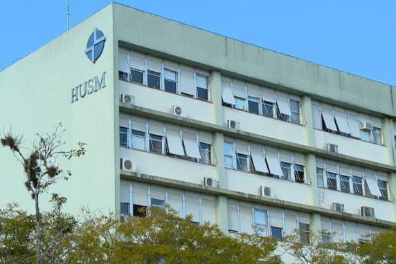 Disparo teria sido feito por um adolescente de 17 anos, com quem a menina se relacionava. Jogo de 