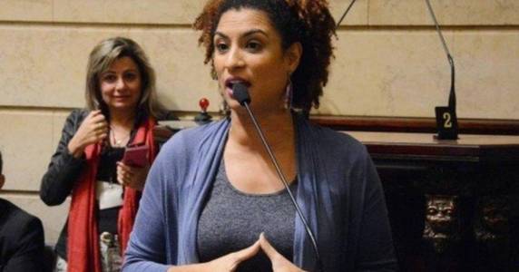 Segundo Elaine Pereira Figueiredo Lessa, quando questionou sobre as razões para o pedido, o marido só disse que 