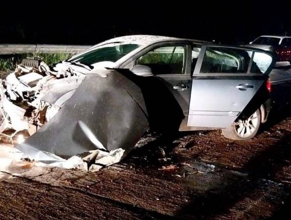 Carro bateu no paredão de pedra no trajeto entre São Pedro do Butiá e Salvador das Missões