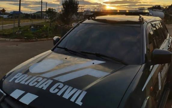 Vítima tinha 30 anos e era de nacionalidade venezuelana, assim como o suspeito. Casal estava junto há 18 anos, segundo a polícia.