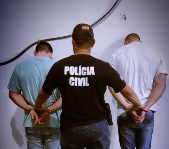 Homem de 18 anos era filho único e trabalhava na empresa do pai. Segundo investigação, filho e amigo atacaram vítimas. Pai morreu e mãe sobreviveu.