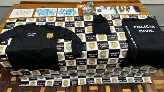 Investigadores acreditam que delegacia fake encontrada na casa de um suspeito servia para a prática de golpes