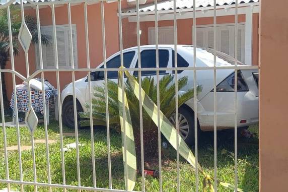 Segundo vizinhos, comemoração da família começou pela manhã; briga do casal teria sido à noite