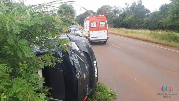 O acidente aconteceu no trecho ijuiense da via, entre o trevo de acesso à Unijuí e a entrada da cidade pela avenida Alfredo Steglich, no bairro Alvorada, na ''faixa velha''.