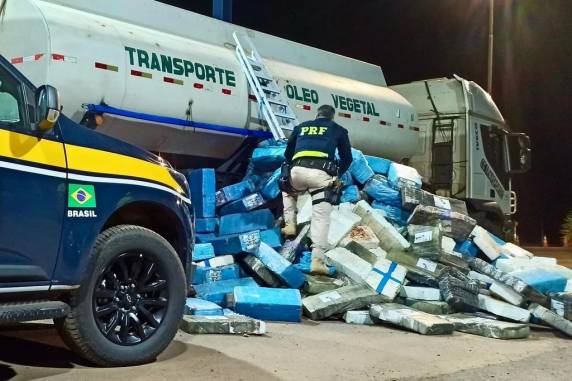 Segundo a Polícia Rodoviária Federal, essa foi a maior apreensão da droga realizada neste ano pela equipe; abordagem aconteceu em Sarandi