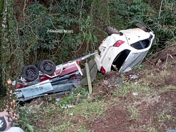De acordo com o motorista, o acidente ocorreu enquanto ele deslocava-se no sentido Condor/Panambi, transportando um reboque carregado com materiais de chapas com destino à cidade de Ijuí.