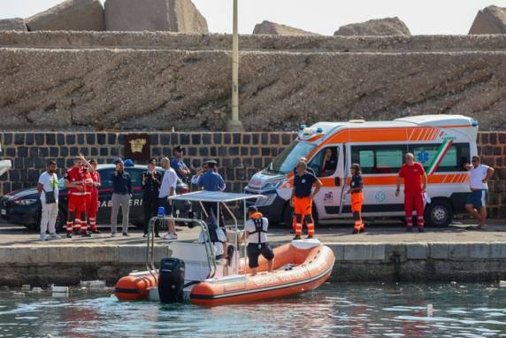 Embarcação de luxo naufragou às 5h (0h de Brasília) nas imediações de Porticello depois de uma 