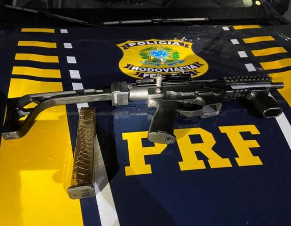 Adolescente é apreendido com submetralhadora artesanal feita por impressora 3D em SC