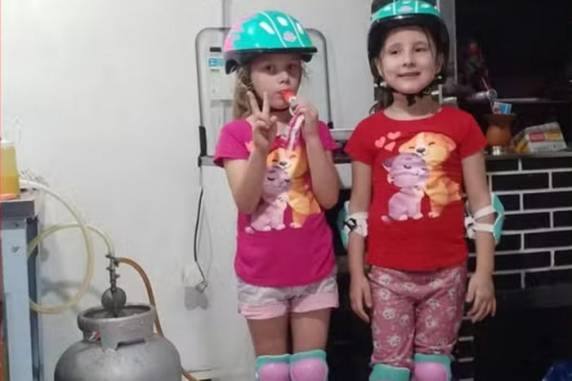 Uma das meninas morreu no último dia 7 e a outra nessa terça-feira. De acordo com o Corpo de Bombeiros Voluntários, as irmãs apresentavam quadros semelhantes e sintomas de parada cardiorrespiratória