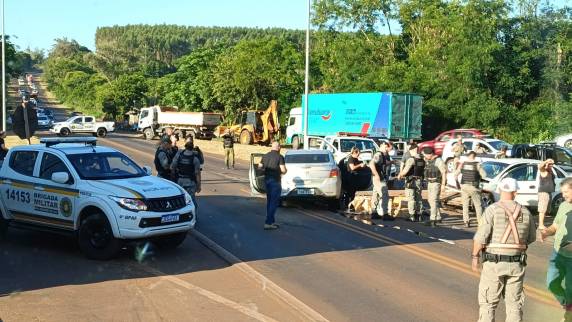 Condutor de um GM Prisma tentava fugir, mas foi preso pela Brigada Militar e a Polícia Civil