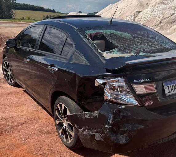 A vítima fatal conduzia uma moto que colidiu com um carro
