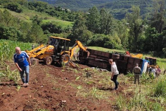 Veículo teria ficado sem freio e caiu em um declive entre o km 3 e o 4 da RS-453