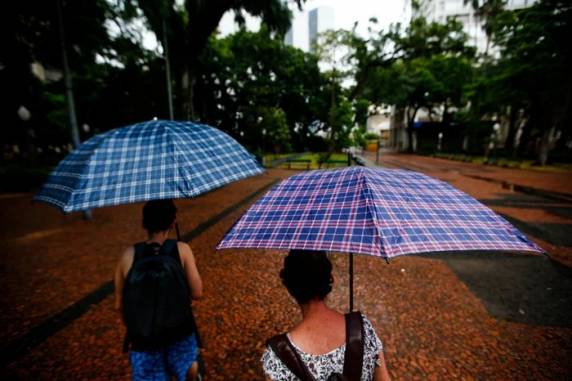 O Inmet e a Defesa Civil do Estado emitiram avisos de perigo para todo o território gaúcho. Domingo é o dia de maior atenção