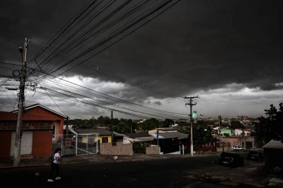 Instituto Nacional de Meteorologia indica risco de tempestades severas, vento acima de 80 km/h e acumulados superiores a 90 milímetros em algumas áreas