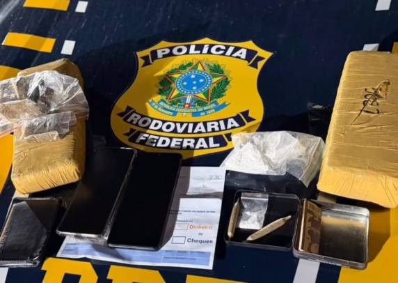 Suspeito transportava cocaína e mais de 2,6 quilos de maconha escondidos no veículo